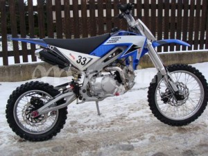 xmoto-cbf-33-a-125ccm.jpg